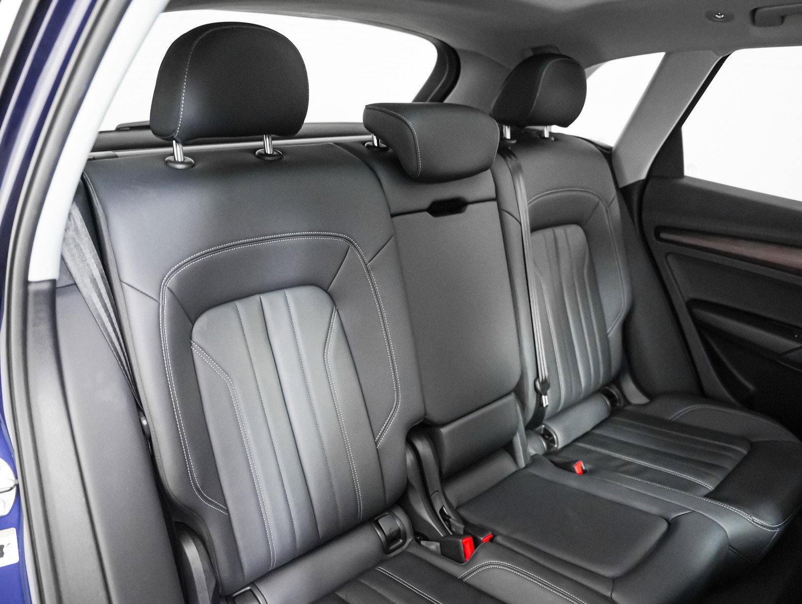 Used 2023 Audi Q5 Premium w/ Convenience Package image 10