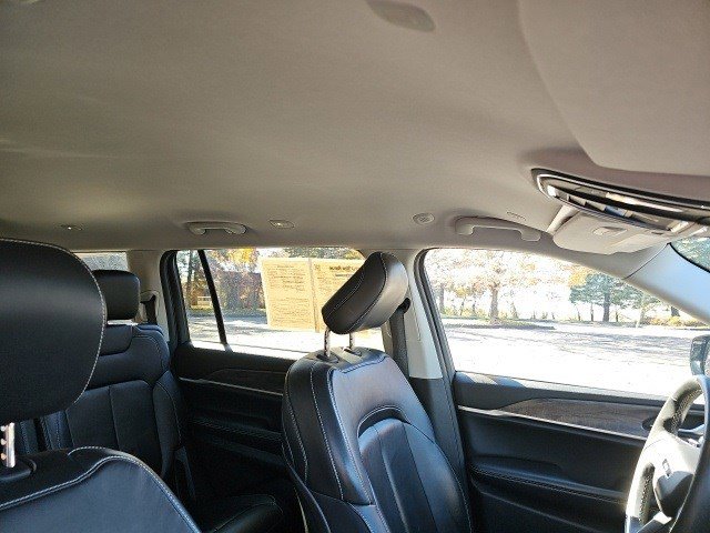 Used 2022 Jeep Grand Cherokee L Limited image 13