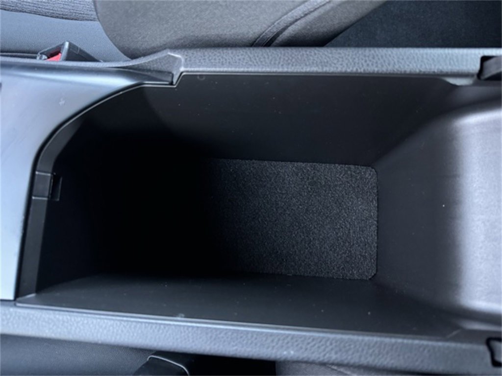 Certified 2018 Toyota Camry LE image 21