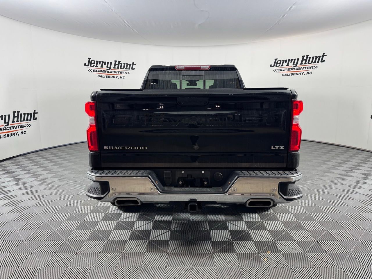 Used 2024 Chevrolet Silverado 1500 LTZ image 8