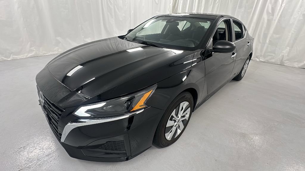 Used 2024 Nissan Altima 2.5 S image 7
