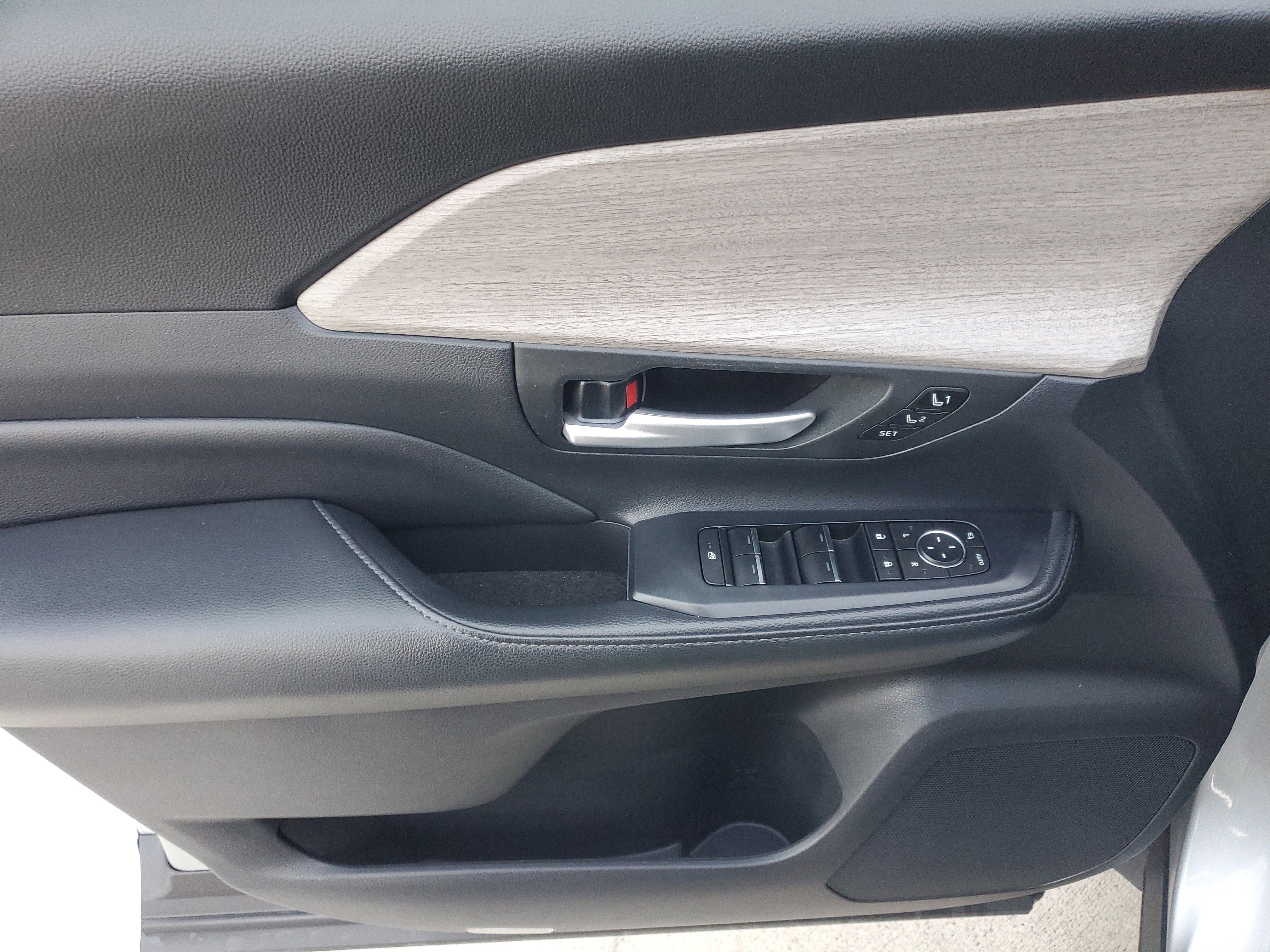 Used 2024 Toyota Grand Highlander Limited image 19