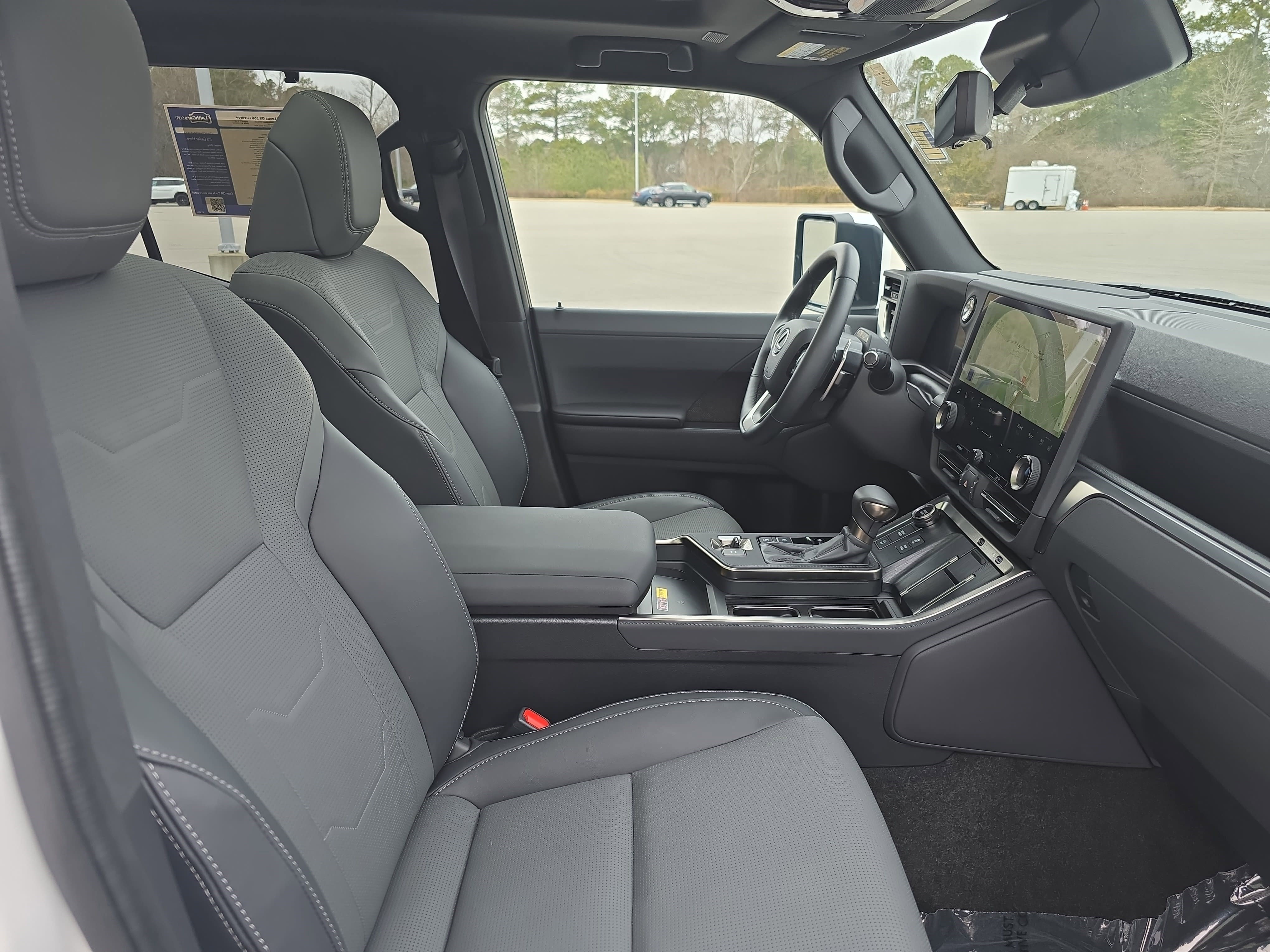 Used 2025 Lexus GX 550 image 10