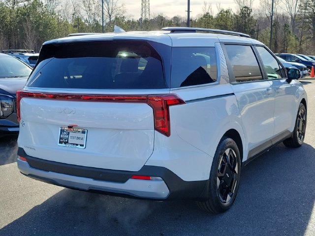 New 2026 Kia Carnival EX FWD image 4