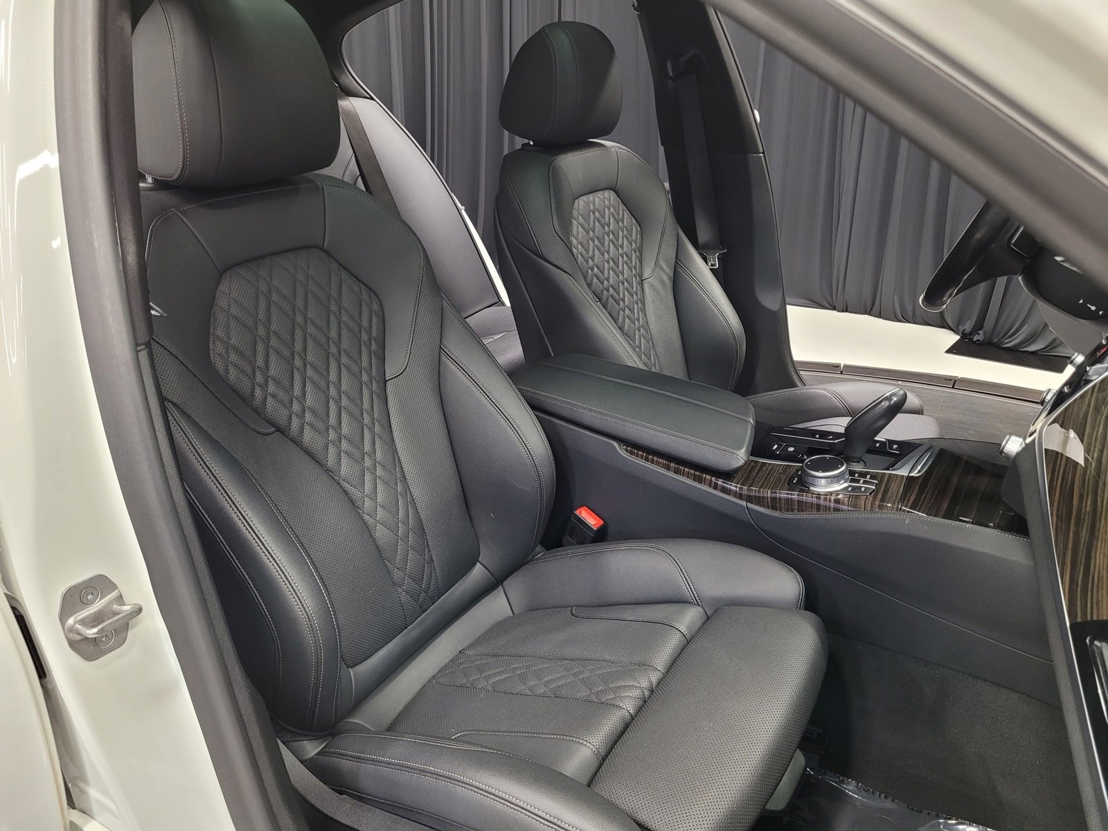 Used 2021 BMW 540i w/ M Sport Package image 33