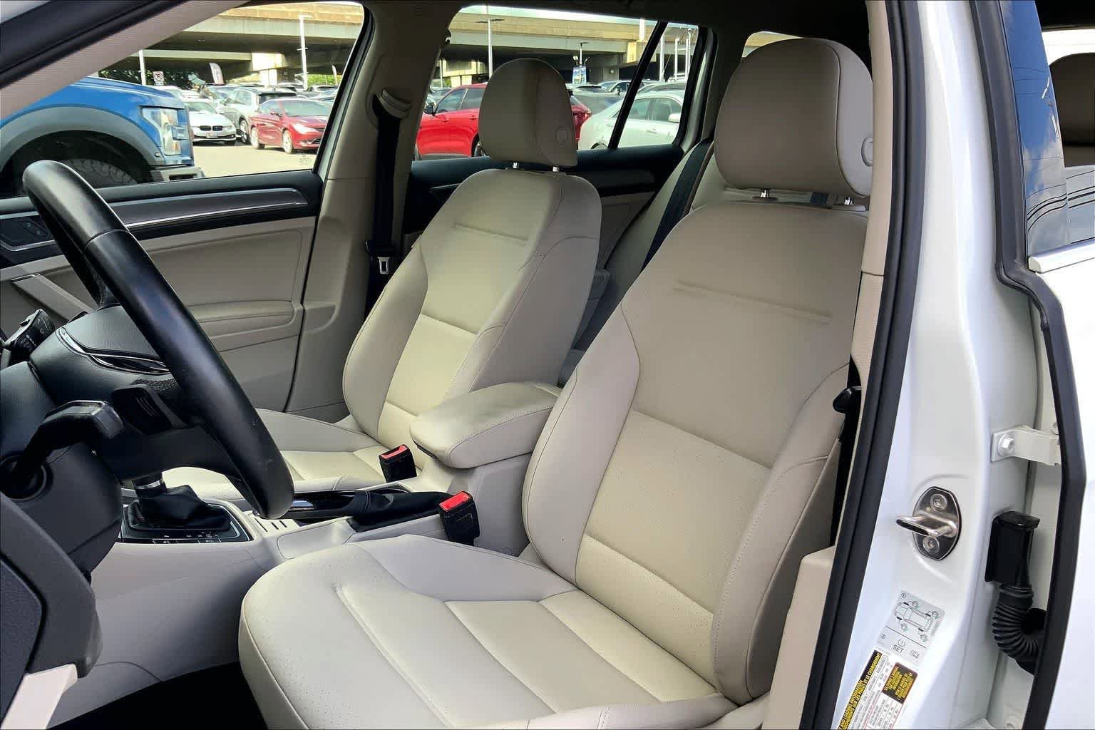 Used 2018 Volkswagen Golf Alltrack S AWD/4WD image 12