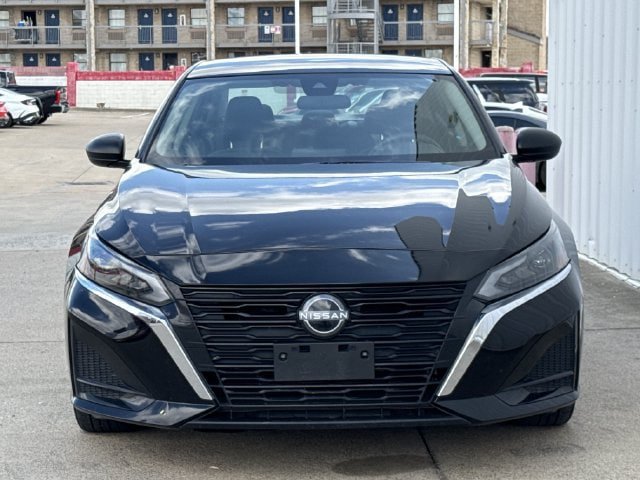 Used 2025 Nissan Altima 2.5 SV AWD/4WD image 8