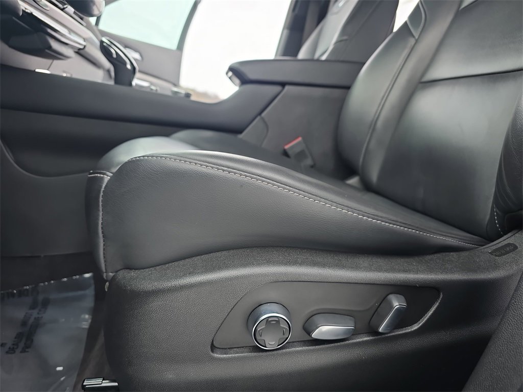 Certified 2024 Cadillac XT4 Premium Luxury image 29