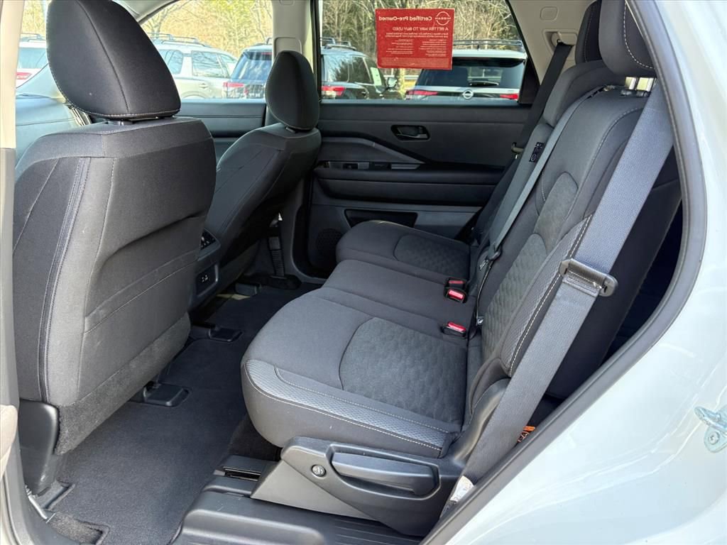 Certified 2024 Nissan Pathfinder SV image 19