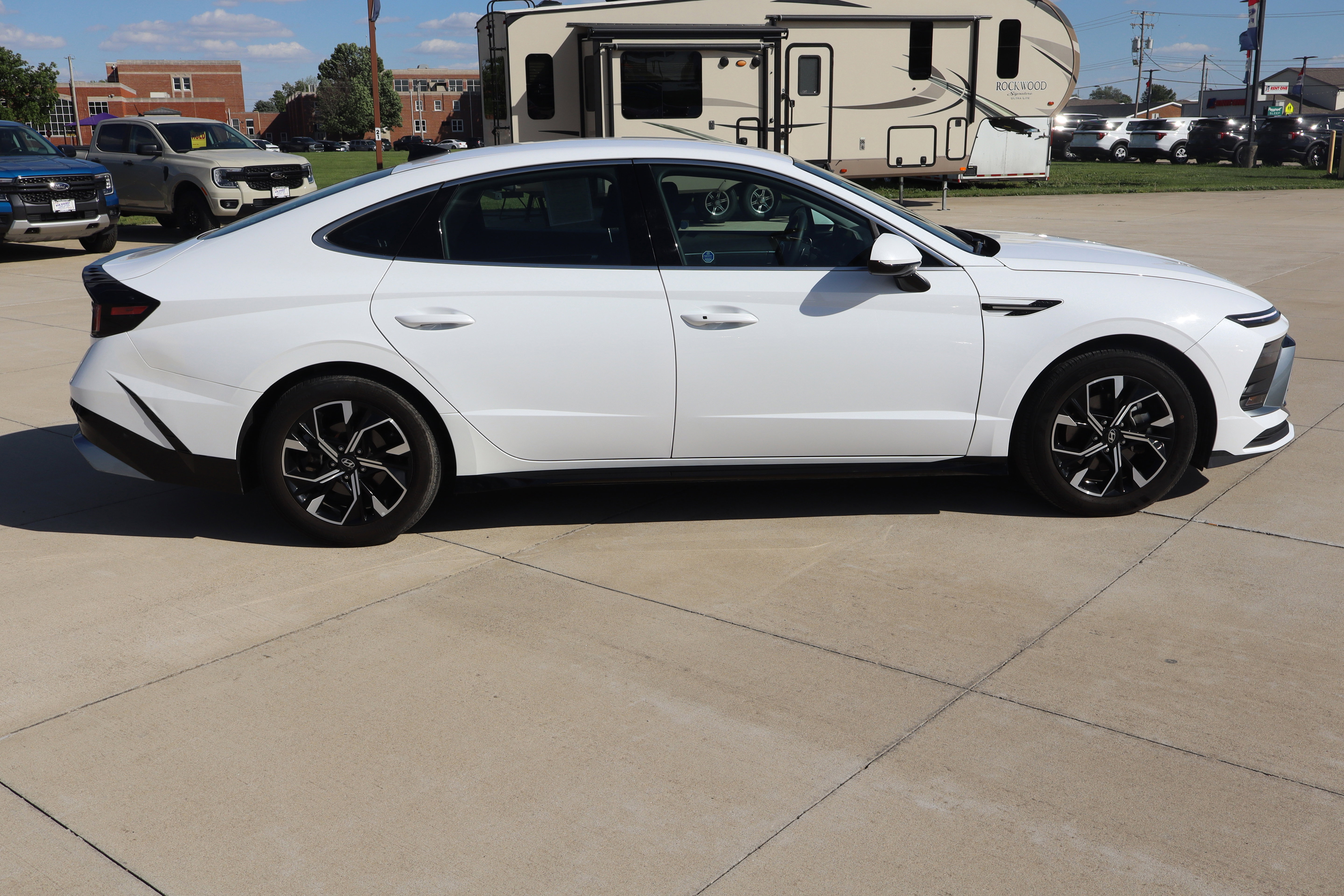 Used 2025 Hyundai Sonata SEL FWD image 4