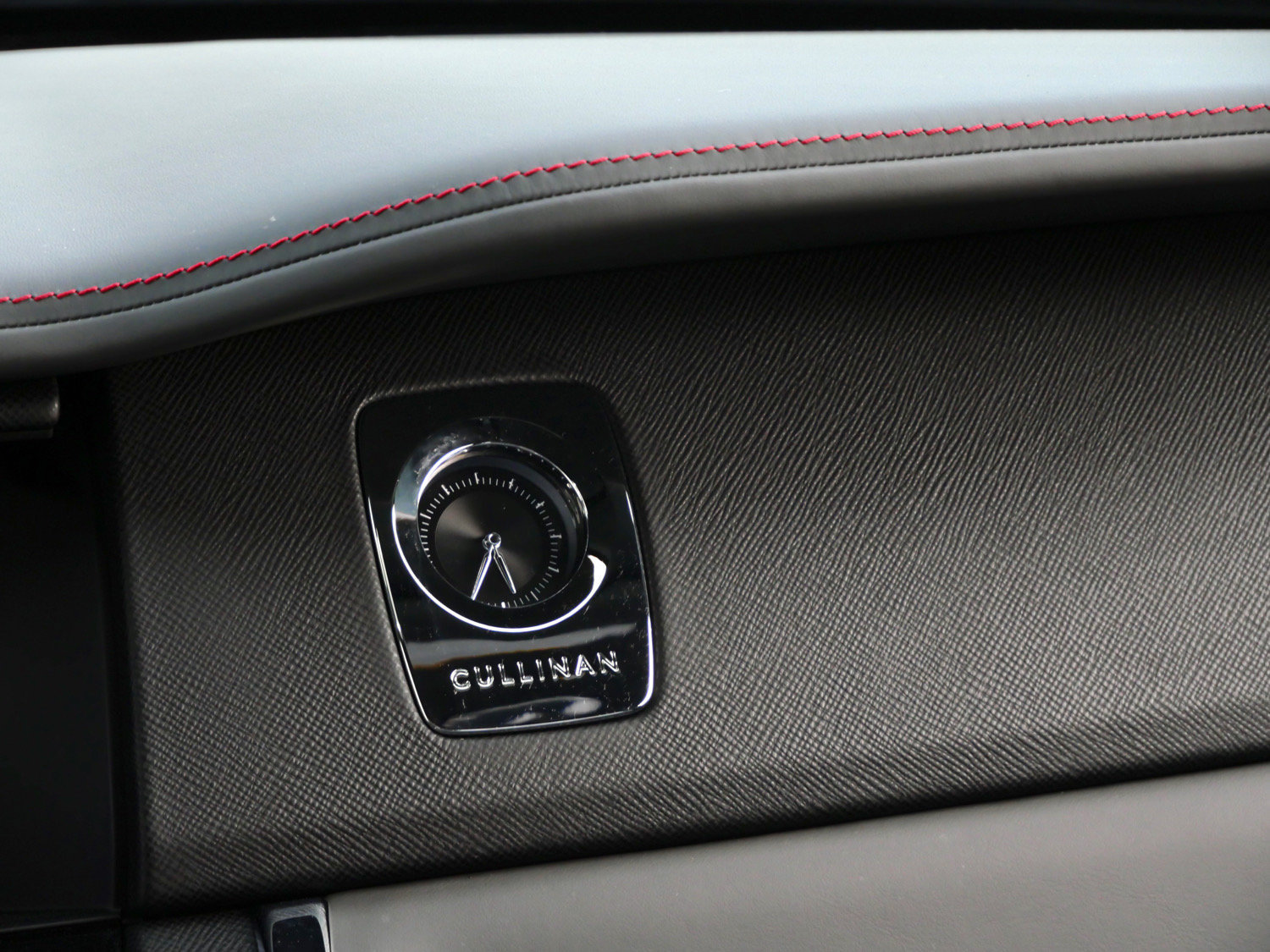 Certified 2023 Rolls-Royce Cullinan AWD/4WD image 14