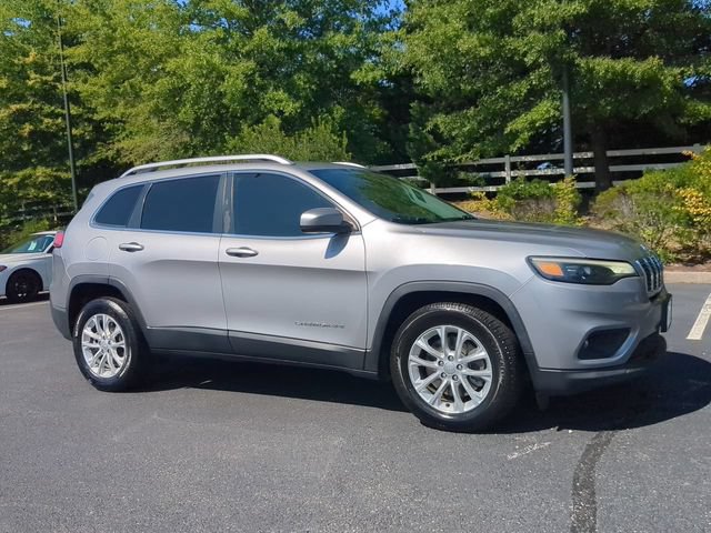 Used 2019 Jeep Cherokee Latitude w/ Cold Weather Group FWD image 2