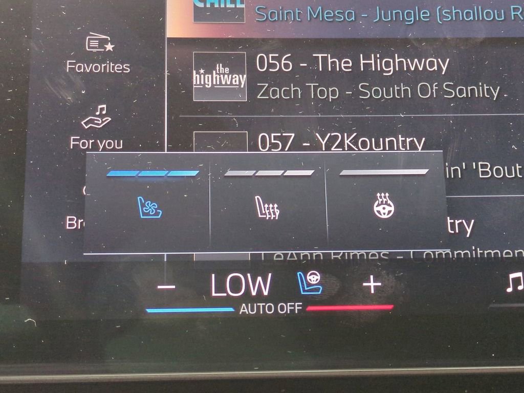 Used 2024 BMW X7 xDrive40i w/ Executive Package image 23