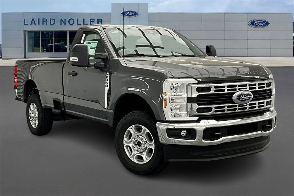 New 2026 Ford F350 XLT w/ FX4 Off-Road Package image 2