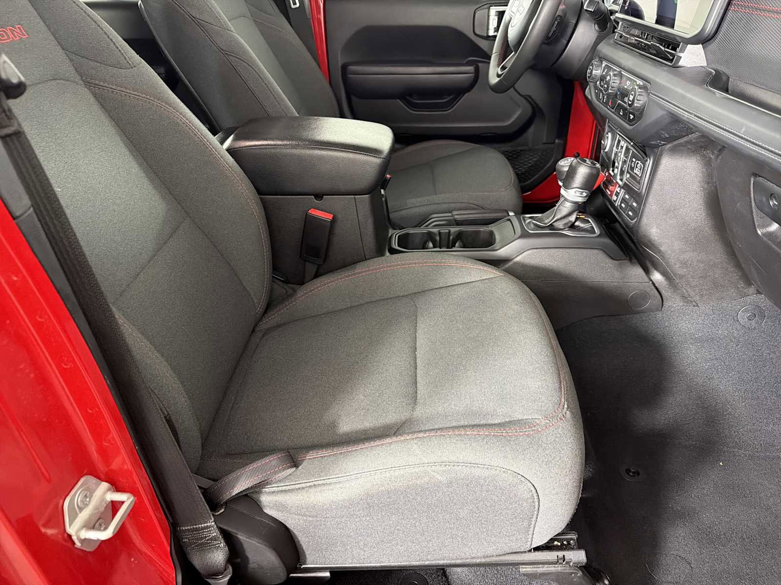 Used 2024 Jeep Wrangler Unlimited Rubicon image 11