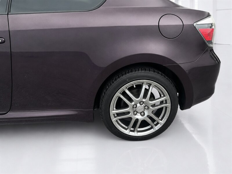 Used 2009 Scion tC FWD image 18