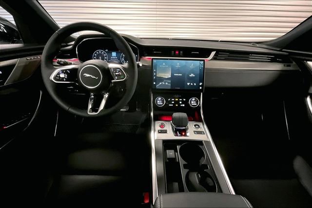 New 2024 Jaguar XF R-Dynamic SE image 6