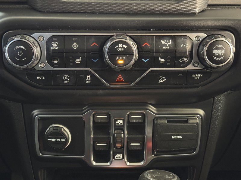 Used 2019 Jeep Wrangler Unlimited Sahara w/ Cold Weather Group image 33