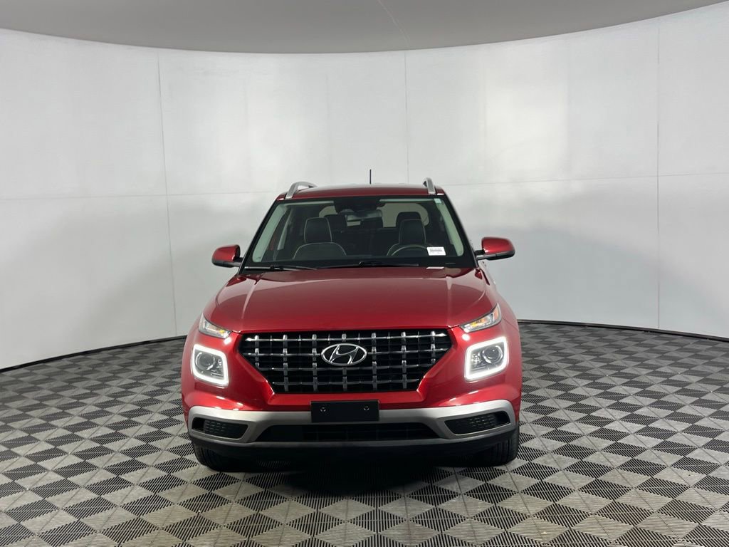 Used 2025 Hyundai Venue Limited image 11