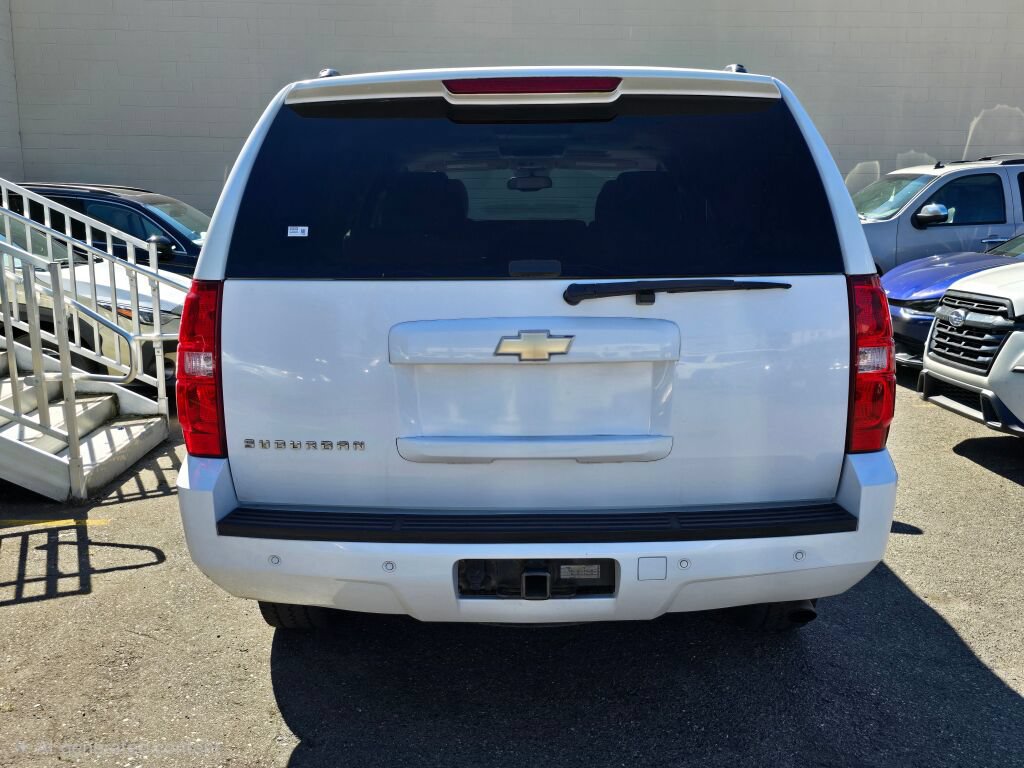 Used 2011 Chevrolet Suburban 2500 LT AWD/4WD image 6