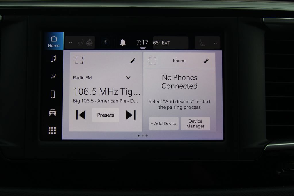Used 2022 Chrysler Voyager LX FWD image 29