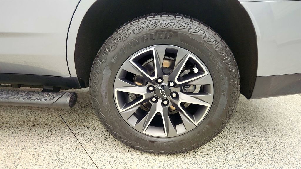 Used 2023 Chevrolet Tahoe Z71 w/ Luxury Package image 9