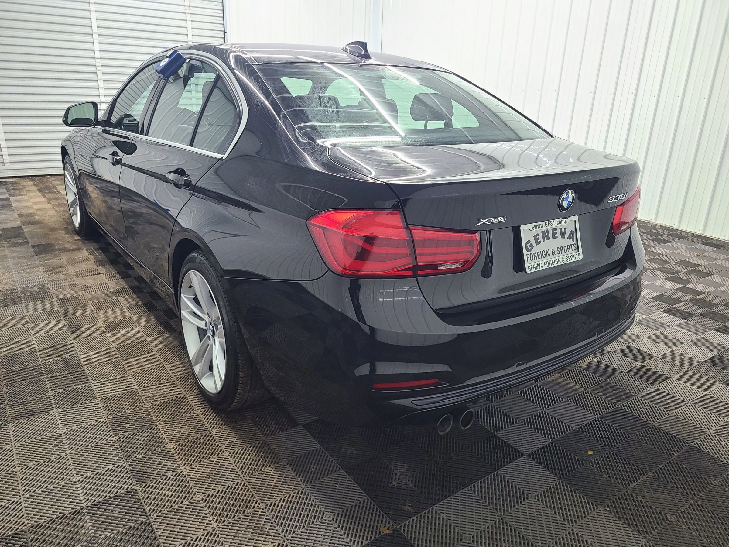 Used 2018 BMW 330i xDrive Sedan w/ Convenience Package image 10
