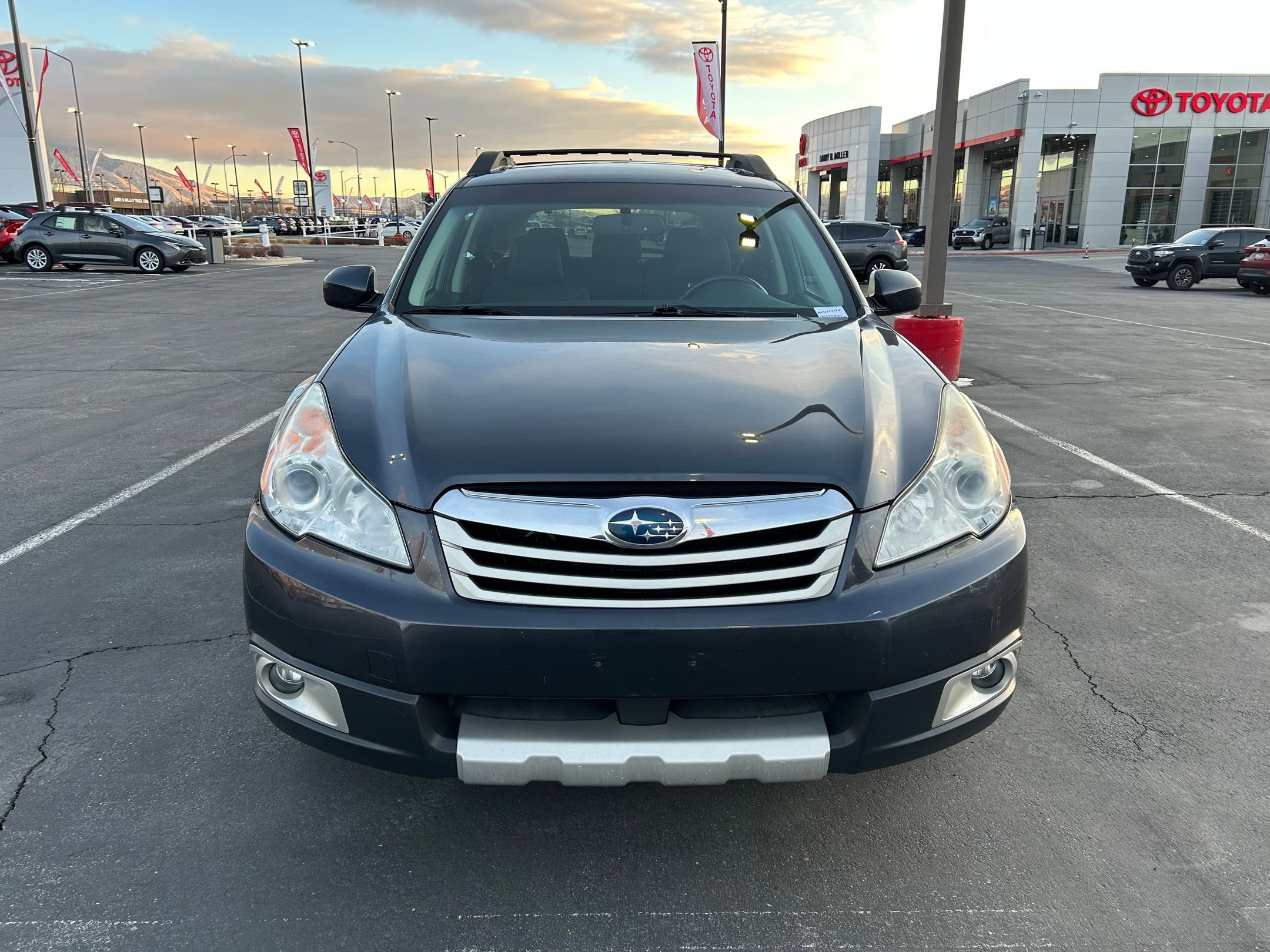Used 2011 Subaru Outback 2.5i Limited image 8