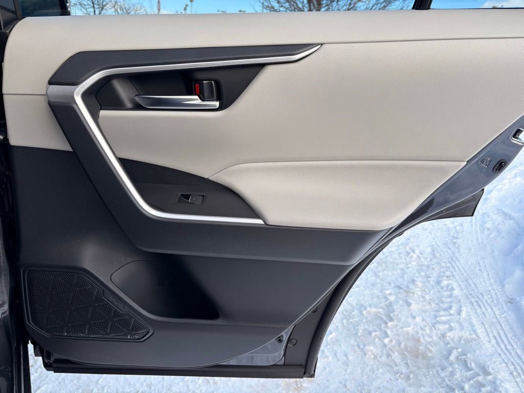 Used 2025 Toyota RAV4 XLE image 29