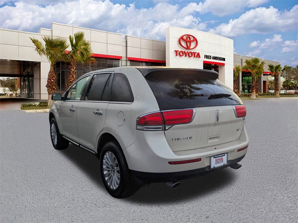 Used 2015 Lincoln MKX FWD w/ Walnut Swirl Wood Package image 6