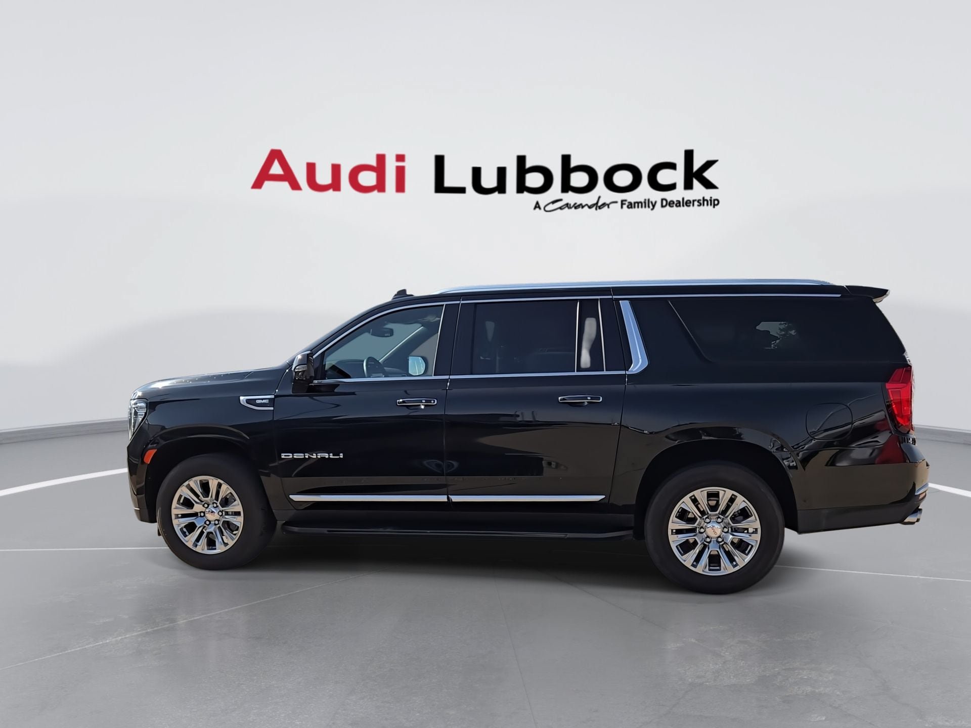 Used 2024 GMC Yukon XL Denali AWD/4WD image 6