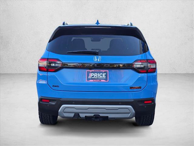 Used 2025 Honda Pilot TrailSport image 5