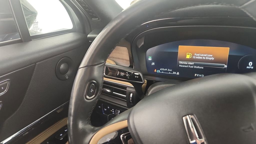 Used 2022 Lincoln Corsair Reserve w/ Luxury Package AWD/4WD image 18