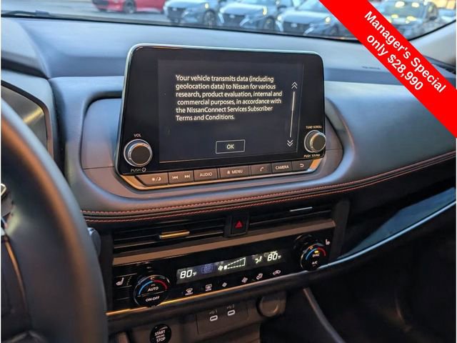 Certified 2025 Nissan Rogue SV image 21