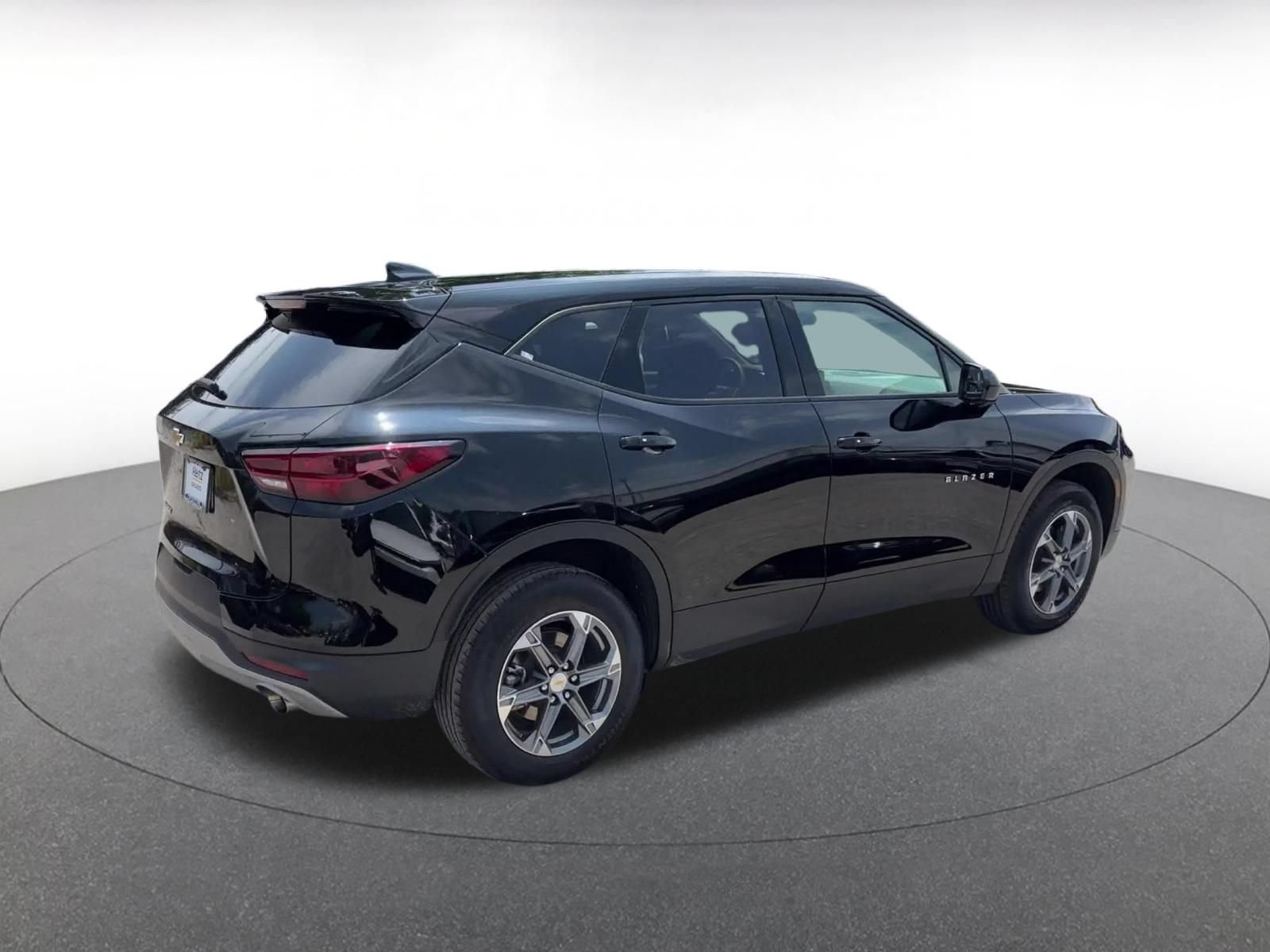 Used 2025 Chevrolet Blazer LT FWD image 14