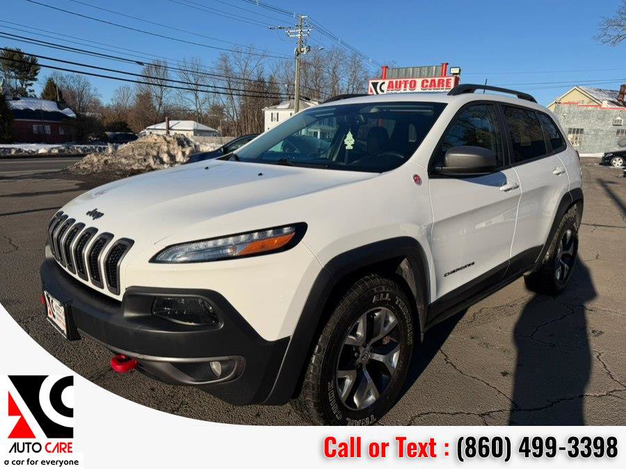 Used 2016 Jeep Cherokee Trailhawk w/ Comfort/Convenience Group AWD/4WD image 3
