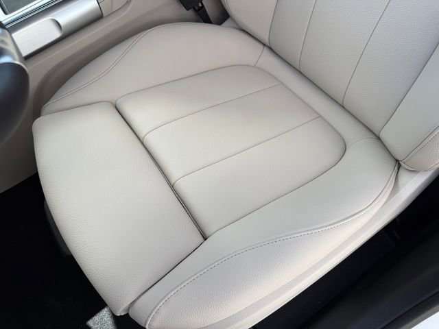 Used 2025 Mercedes-Benz GLB 250 4MATIC image 9