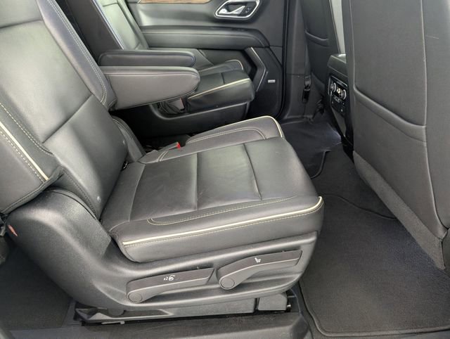 Used 2023 Chevrolet Suburban Premier image 33