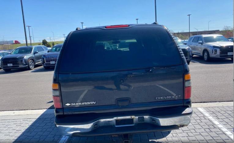 Used 2004 Chevrolet Suburban LS w/ Safe And Secure Package image 4