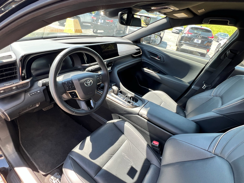 Used 2025 Toyota Crown XLE image 21