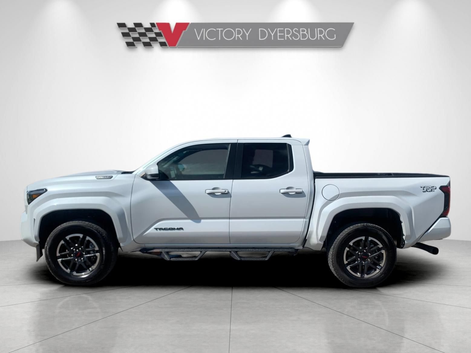 Used 2025 Toyota Tacoma TRD Sport AWD/4WD image 7