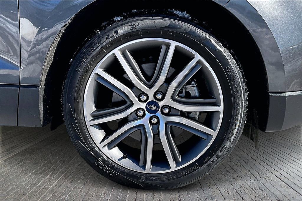Used 2020 Ford Edge Titanium w/ Class II Trailer Tow Package image 10
