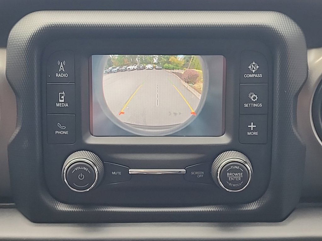 Used 2020 Jeep Wrangler Sport AWD/4WD image 22