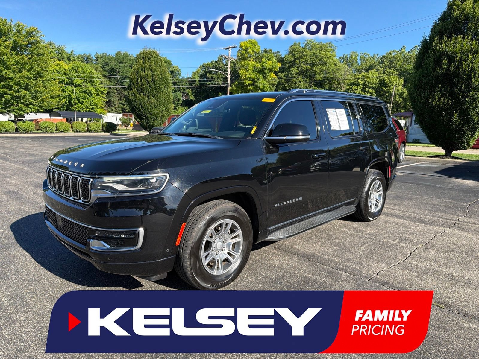 Used 2024 Jeep Wagoneer 4WD image 1