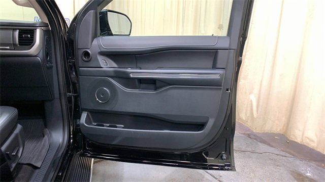Used 2023 Ford Expedition XLT image 10