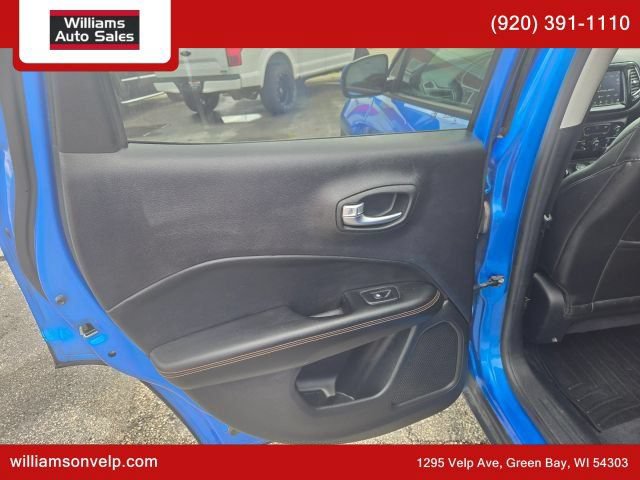 Used 2018 Jeep Compass Limited w/ Navigation Group AWD/4WD image 13