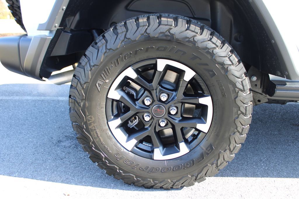 Used 2025 Jeep Wrangler Unlimited Rubicon w/ Technology Group image 26