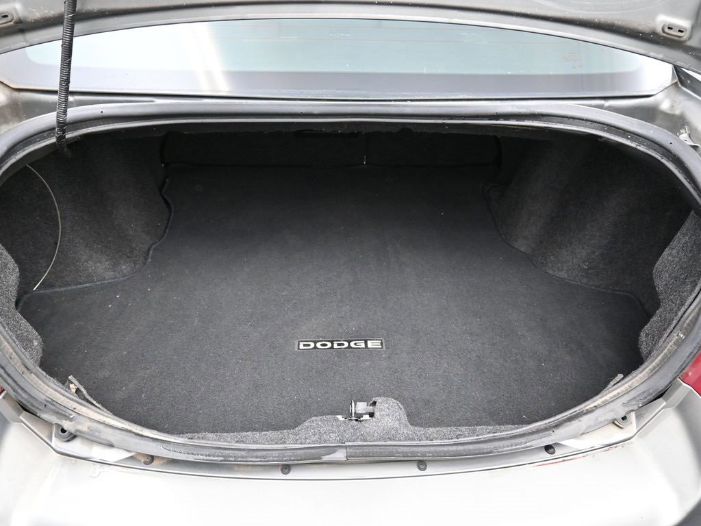 Used 2012 Dodge Avenger SXT image 25