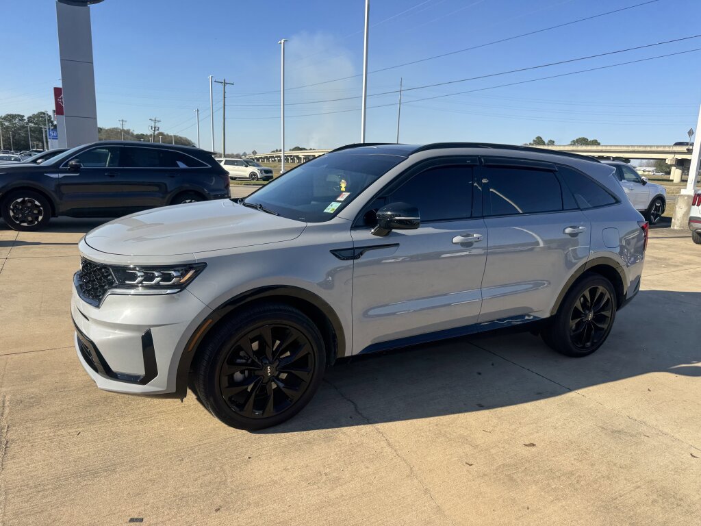 Used 2022 Kia Sorento SX image 2