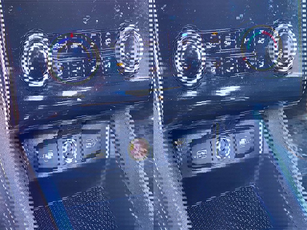 Used 2024 Hyundai Santa Cruz SE image 24